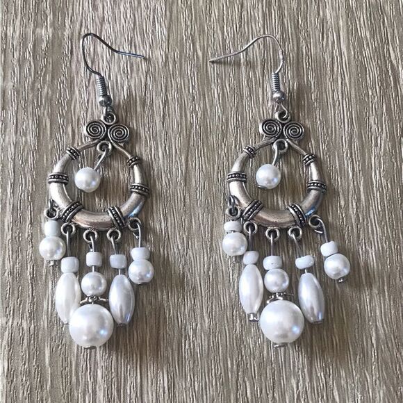NWOT … Dangle Pearl Earrings - Picture 1 of 1